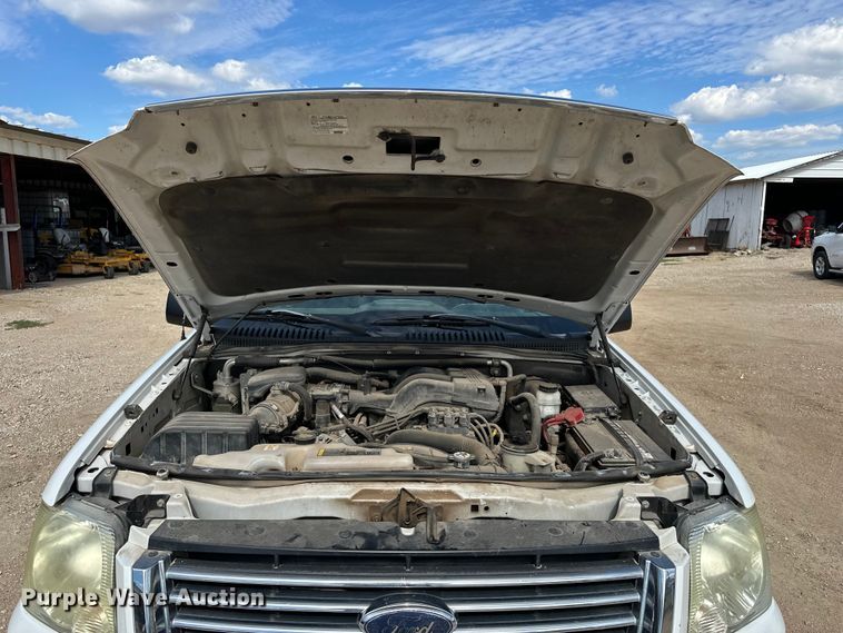 image for item DP8885 2010 Ford Explorer SUV