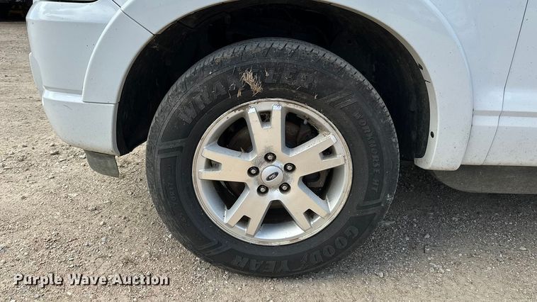 image for item DP8885 2010 Ford Explorer SUV