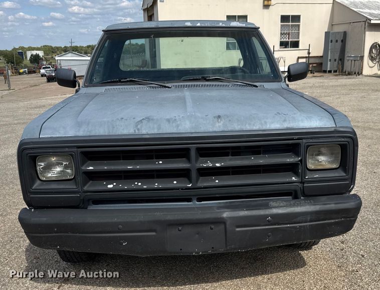 image for item DP8886 1989 Dodge D150S pickup truck