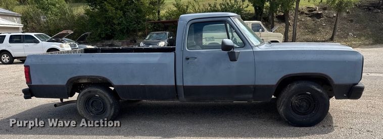 image for item DP8886 1989 Dodge D150S pickup truck