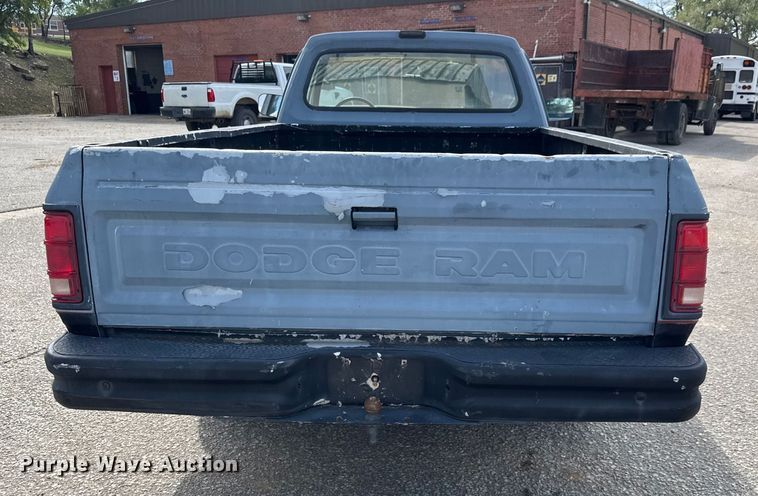 image for item DP8886 1989 Dodge D150S pickup truck