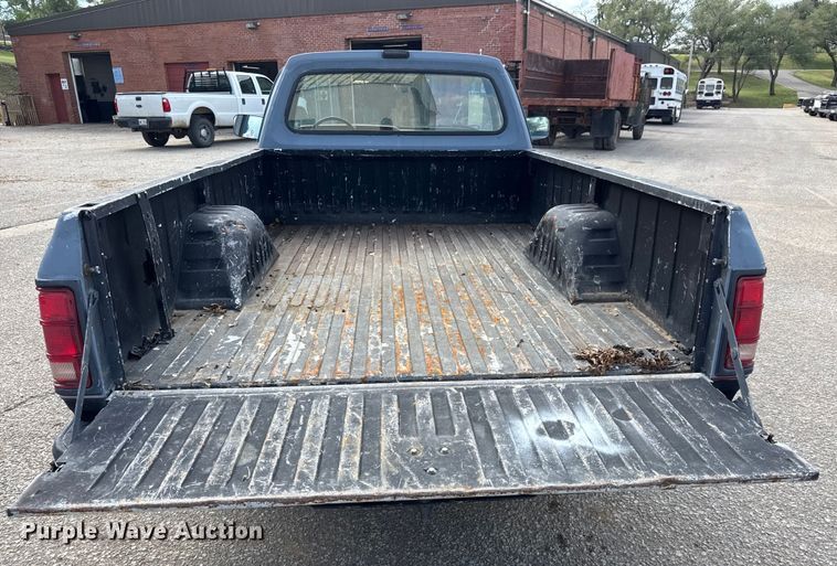 image for item DP8886 1989 Dodge D150S pickup truck