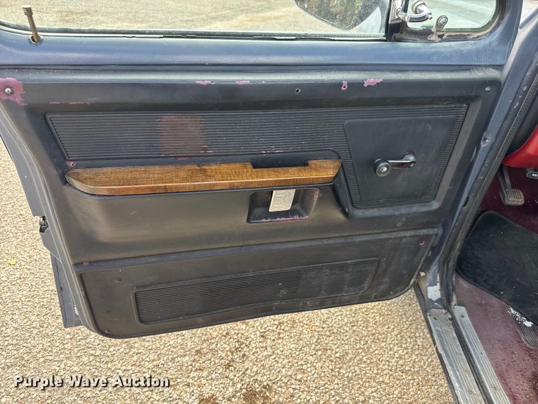 image for item DP8886 1989 Dodge D150S pickup truck