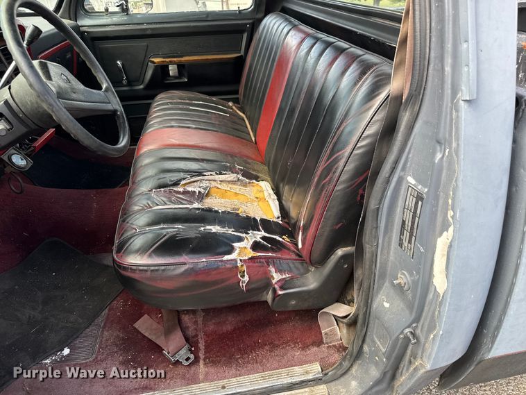 image for item DP8886 1989 Dodge D150S pickup truck