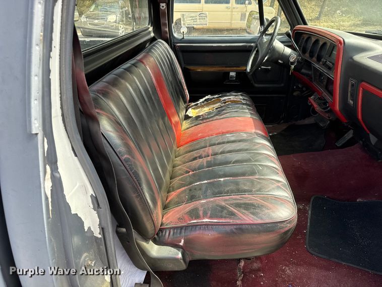 image for item DP8886 1989 Dodge D150S pickup truck