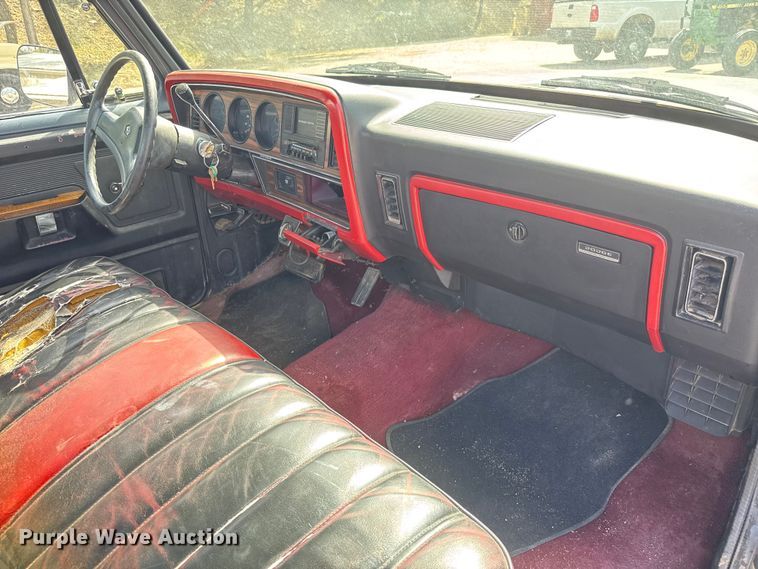 image for item DP8886 1989 Dodge D150S pickup truck