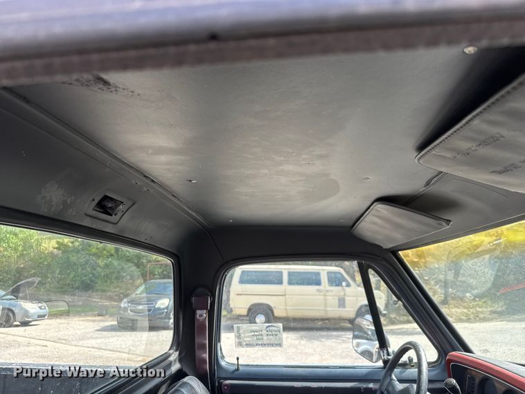 image for item DP8886 1989 Dodge D150S pickup truck