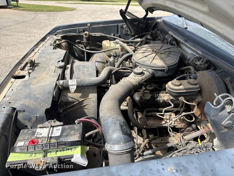 image for item DP8886 1989 Dodge D150S pickup truck