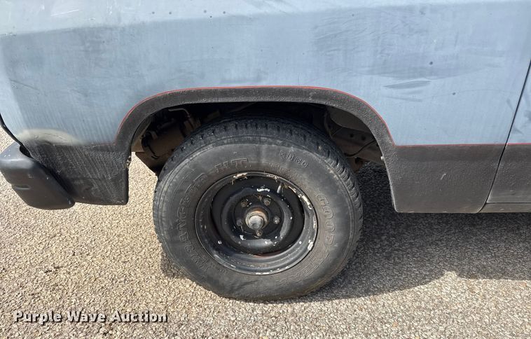 image for item DP8886 1989 Dodge D150S pickup truck