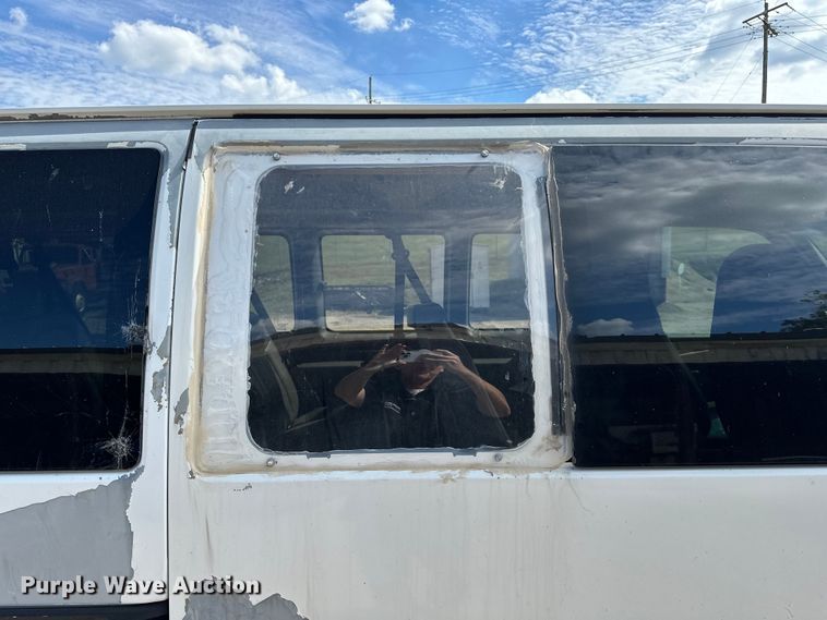 image for item DP8887 2008 Chevrolet Express 3500 van