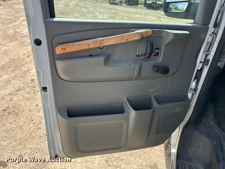 image for item DP8887 2008 Chevrolet Express 3500 van