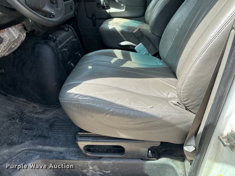 image for item DP8887 2008 Chevrolet Express 3500 van