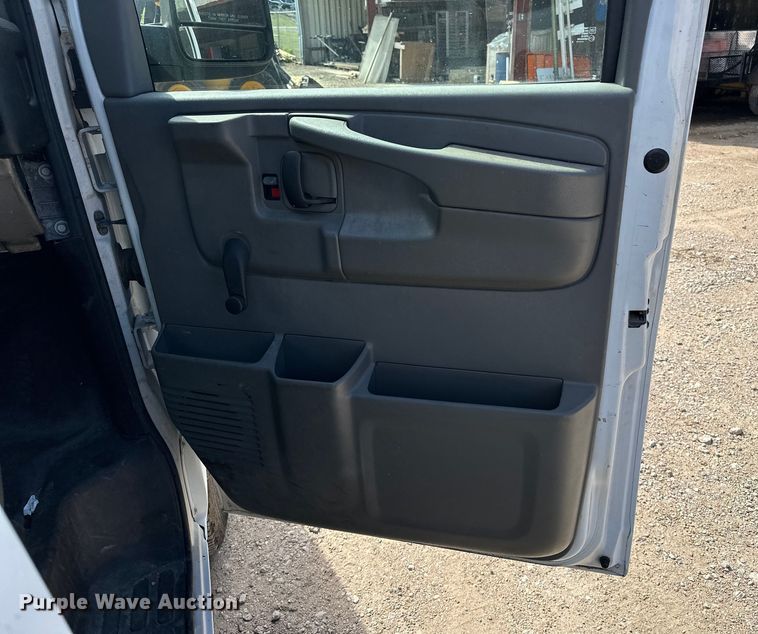 image for item DP8887 2008 Chevrolet Express 3500 van