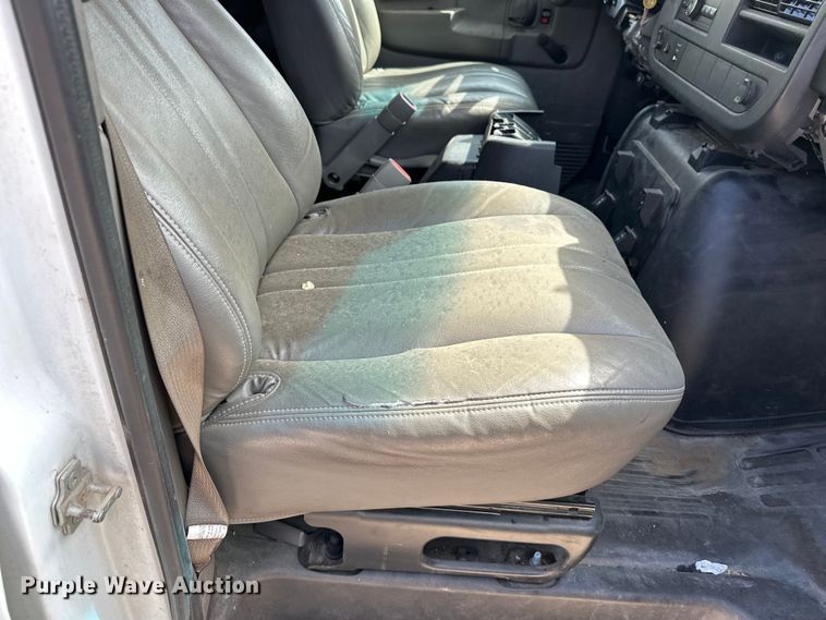 image for item DP8887 2008 Chevrolet Express 3500 van