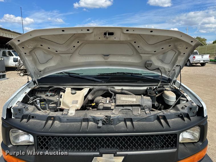 image for item DP8887 2008 Chevrolet Express 3500 van