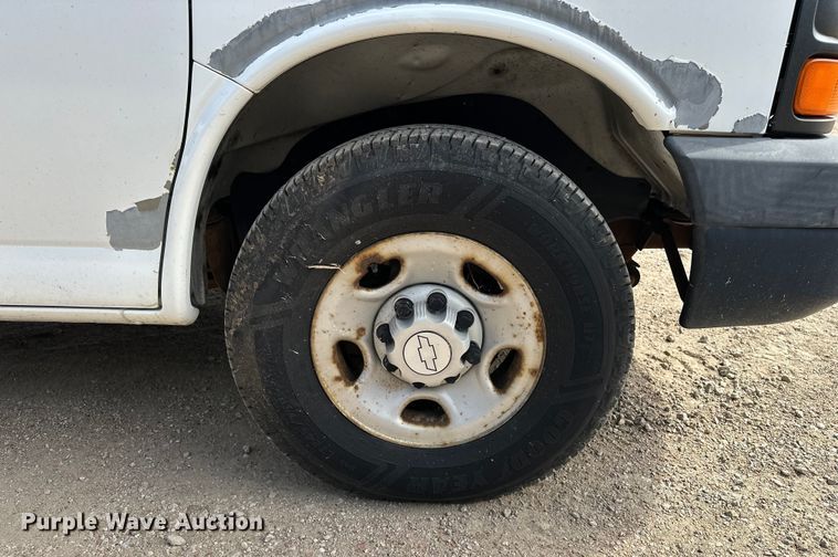 image for item DP8887 2008 Chevrolet Express 3500 van
