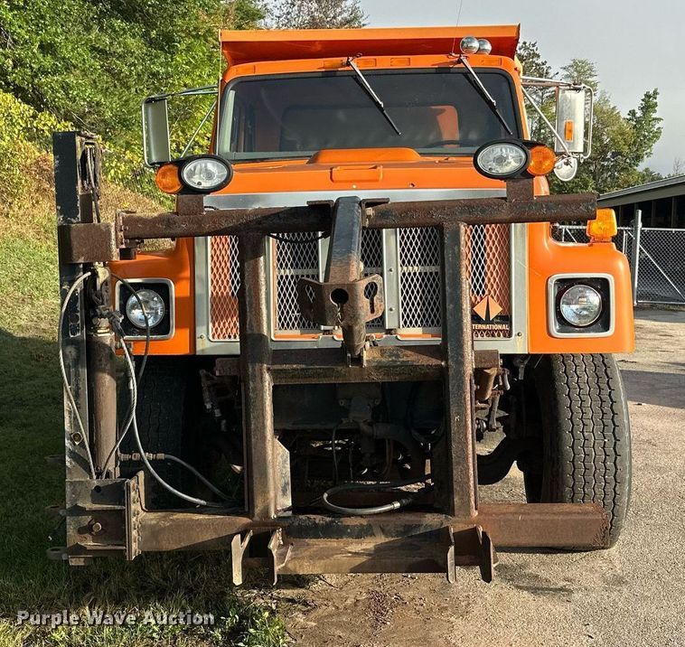 image for item DT6404 1999 International 2554 dump truck