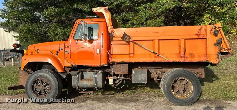 image for item DT6404 1999 International 2554 dump truck