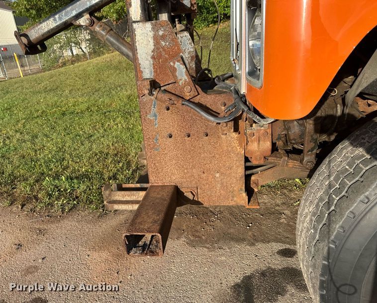 image for item DT6404 1999 International 2554 dump truck