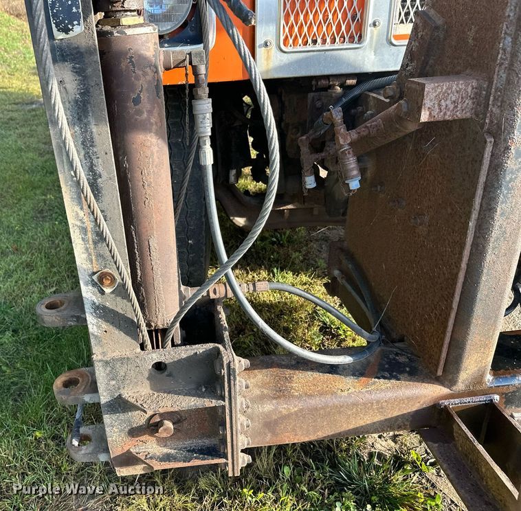 image for item DT6404 1999 International 2554 dump truck