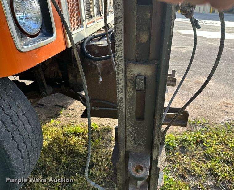 image for item DT6404 1999 International 2554 dump truck