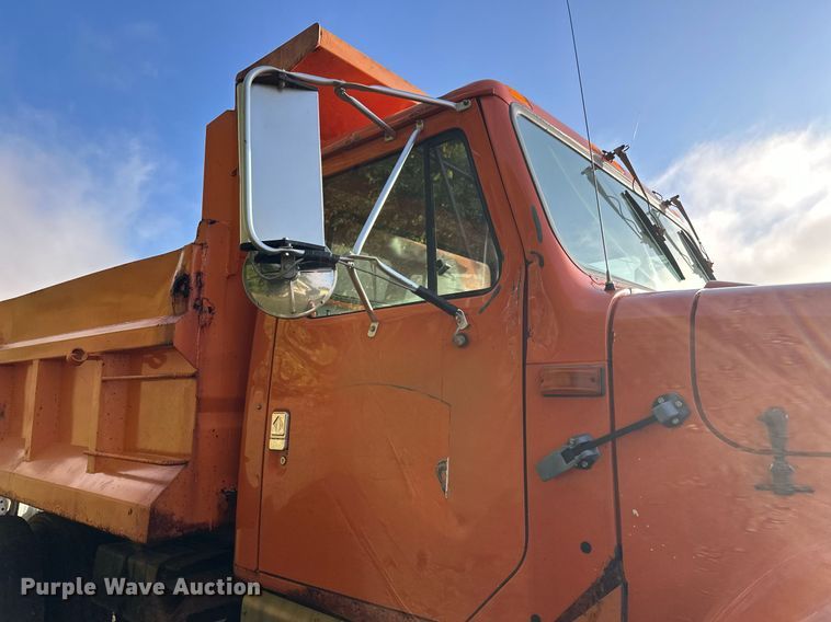 image for item DT6404 1999 International 2554 dump truck