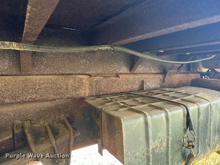 image for item DT6404 1999 International 2554 dump truck