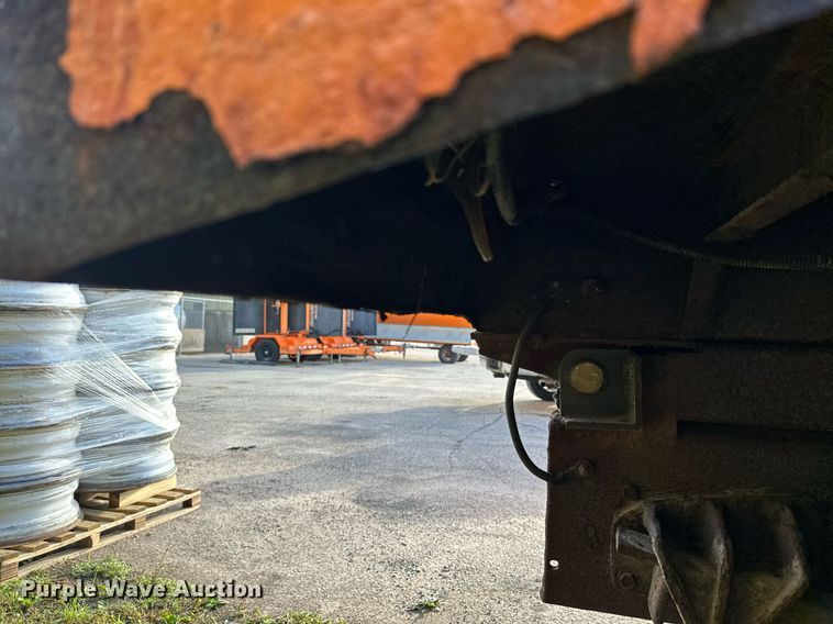 image for item DT6404 1999 International 2554 dump truck