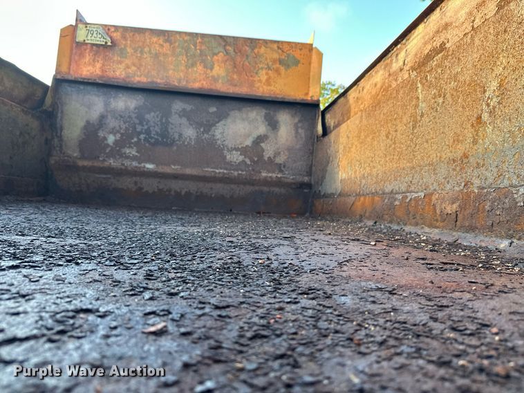 image for item DT6404 1999 International 2554 dump truck