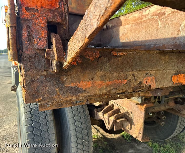 image for item DT6404 1999 International 2554 dump truck