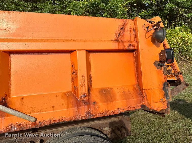 image for item DT6404 1999 International 2554 dump truck