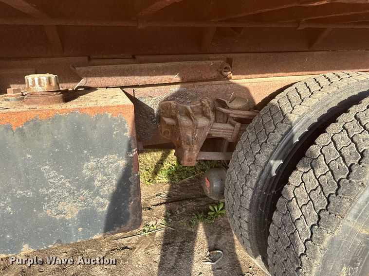 image for item DT6404 1999 International 2554 dump truck