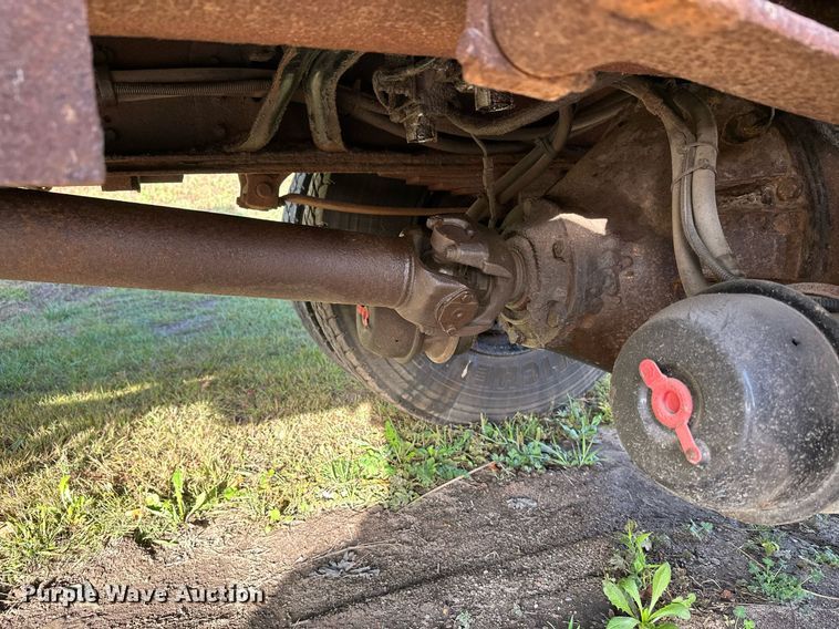 image for item DT6404 1999 International 2554 dump truck