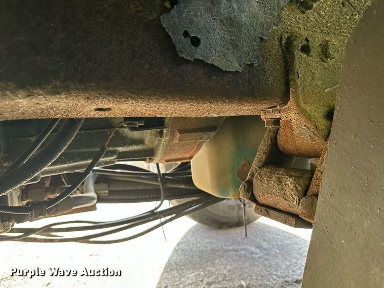 image for item DT6404 1999 International 2554 dump truck