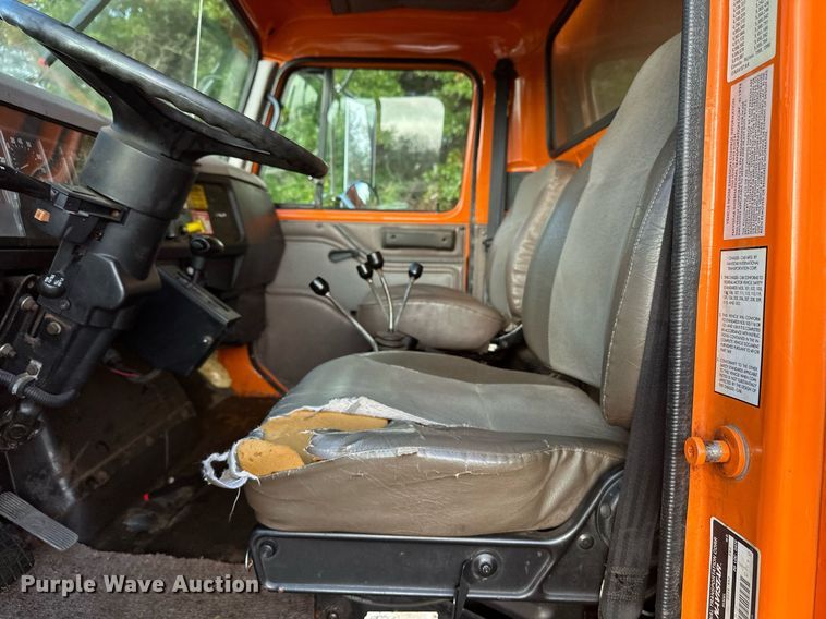 image for item DT6404 1999 International 2554 dump truck