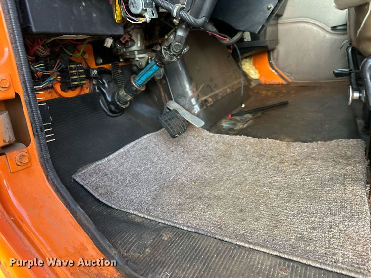 image for item DT6404 1999 International 2554 dump truck