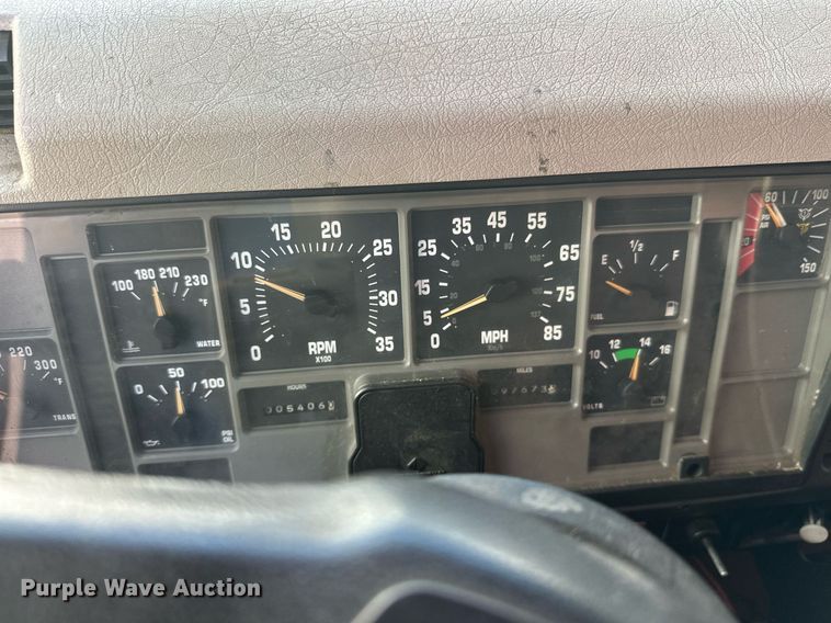 image for item DT6404 1999 International 2554 dump truck