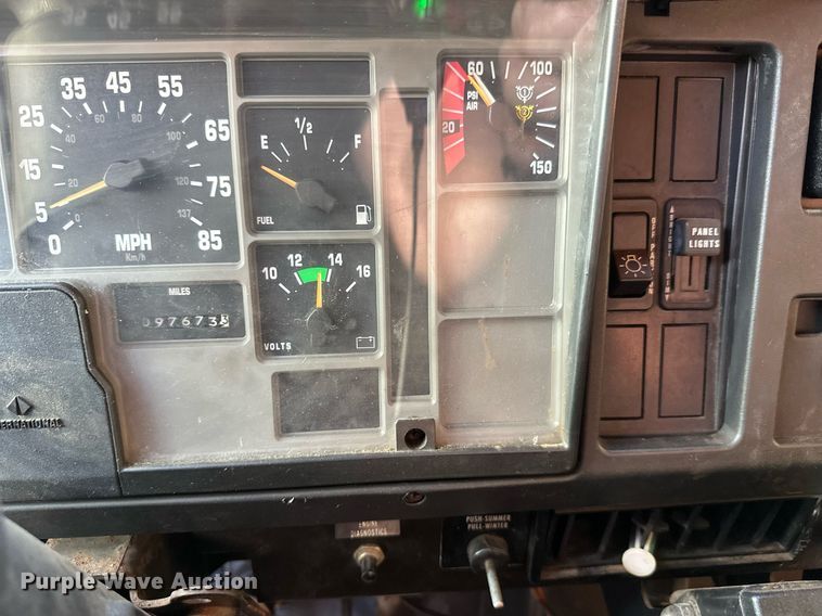 image for item DT6404 1999 International 2554 dump truck