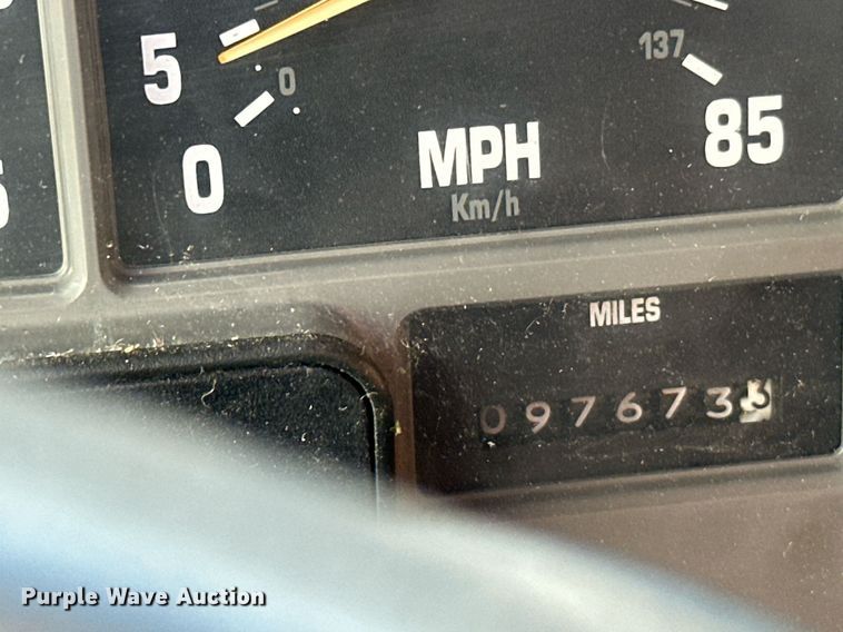 image for item DT6404 1999 International 2554 dump truck