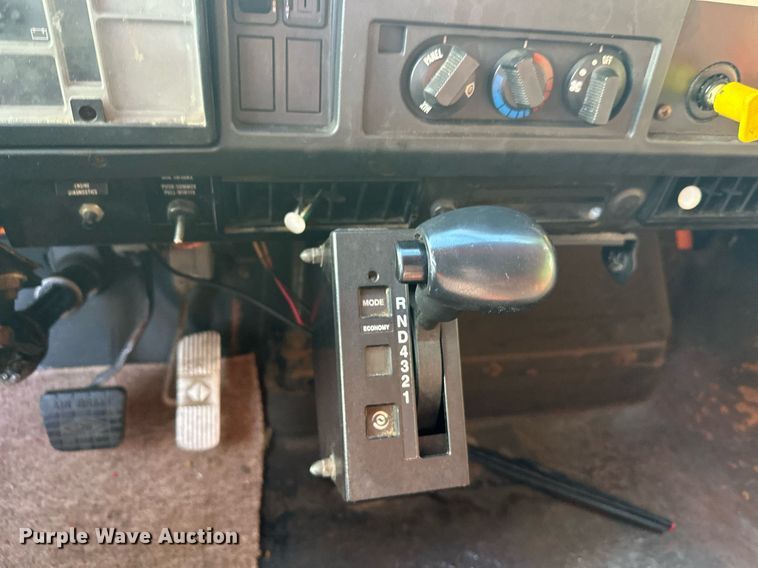 image for item DT6404 1999 International 2554 dump truck