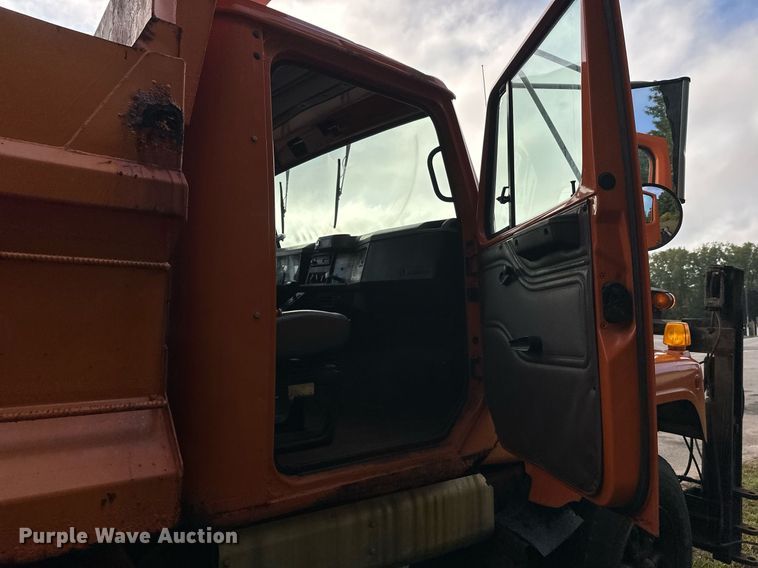 image for item DT6404 1999 International 2554 dump truck