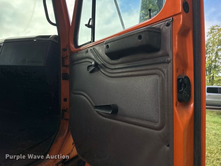 image for item DT6404 1999 International 2554 dump truck