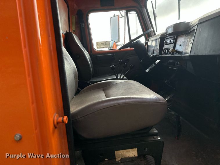 image for item DT6404 1999 International 2554 dump truck