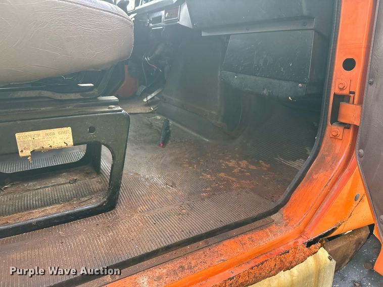 image for item DT6404 1999 International 2554 dump truck