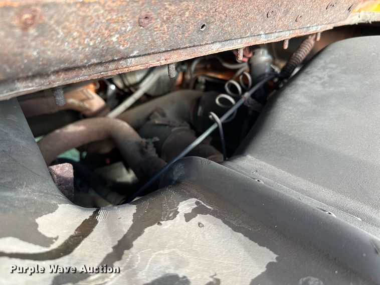 image for item DT6404 1999 International 2554 dump truck