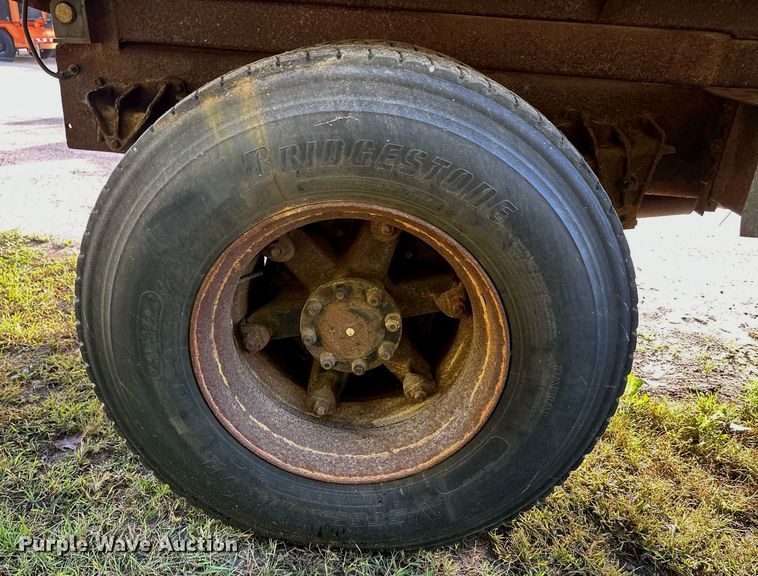 image for item DT6404 1999 International 2554 dump truck