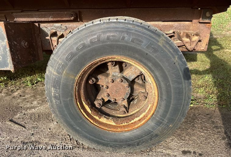 image for item DT6404 1999 International 2554 dump truck