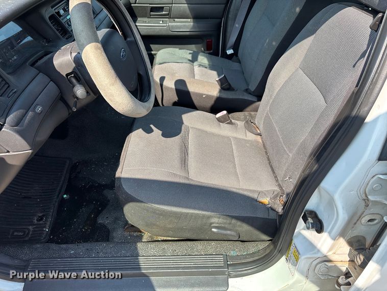 image for item DU1325 2009 Ford Crown Victoria Police Interceptor 