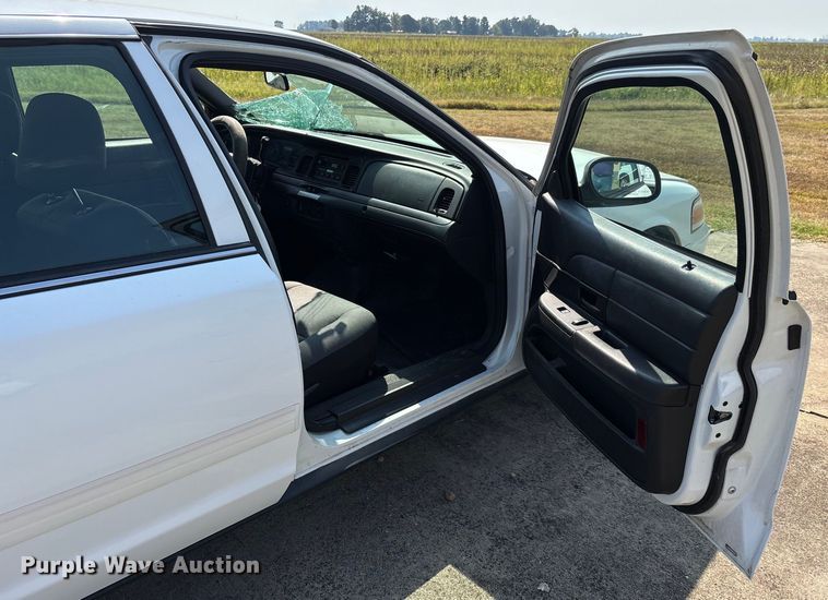 image for item DU1325 2009 Ford Crown Victoria Police Interceptor 