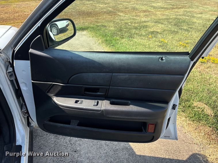 image for item DU1325 2009 Ford Crown Victoria Police Interceptor 